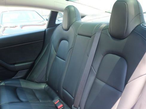 Used 2020 Tesla Model 3 Standard Range RWD image 18