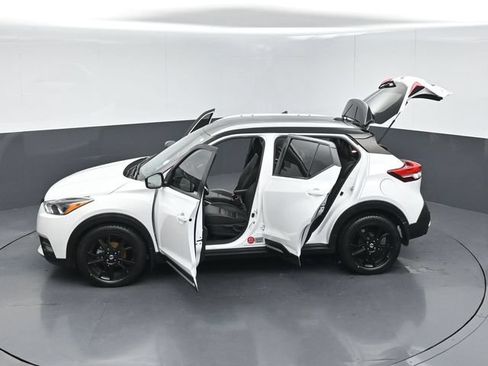 Used 2020 Nissan Kicks SR w/ SR Premium Package FWD image 54