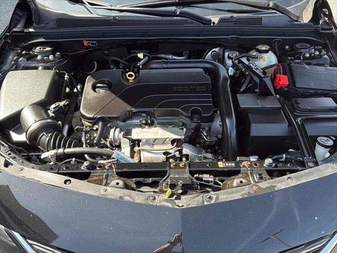 Used 2018 Chevrolet Malibu LT w/ Leather Package image 31