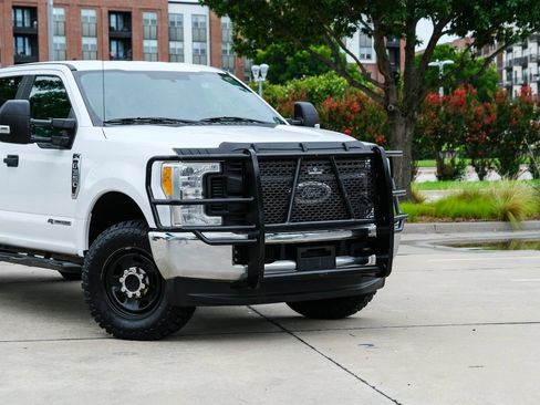 Used 2018 Ford F350 XL w/ Power Equipment Group AWD/4WD image 3