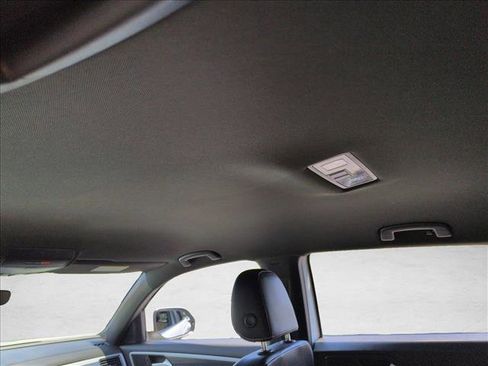 Certified 2023 Volkswagen Atlas Cross Sport SE FWD image 20