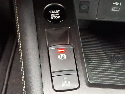 Used 2025 Nissan Kicks SV w/ Charging Package image 23