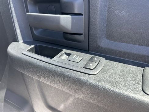 Used 2024 RAM 2500 Tradesman w/ Chrome Appearance Group image 33