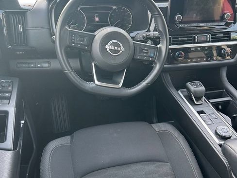 Certified 2025 Nissan Pathfinder SV AWD/4WD image 5