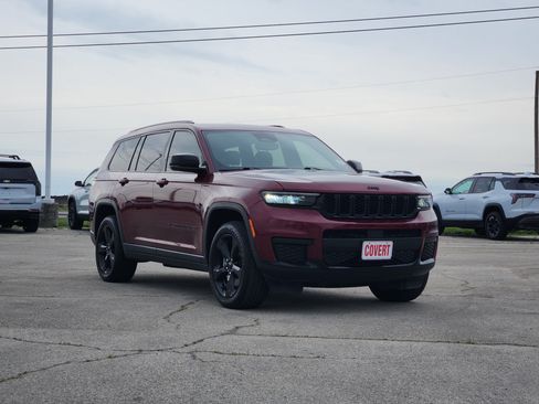 Used 2021 Jeep Grand Cherokee L Laredo RWD image 3