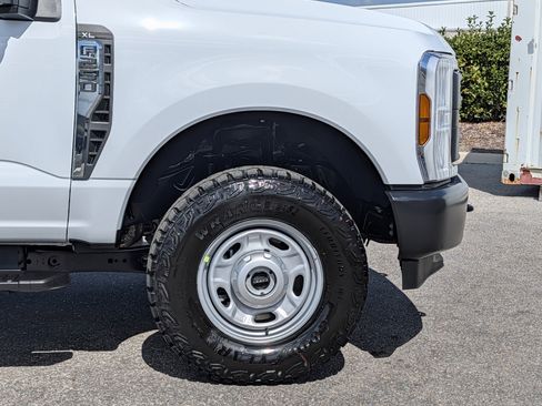 New 2026 Ford F250 XL w/ XL Off-Road Package image 12