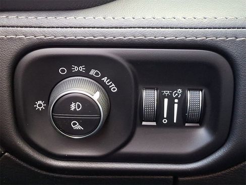 Used 2024 RAM 1500 Limited image 23