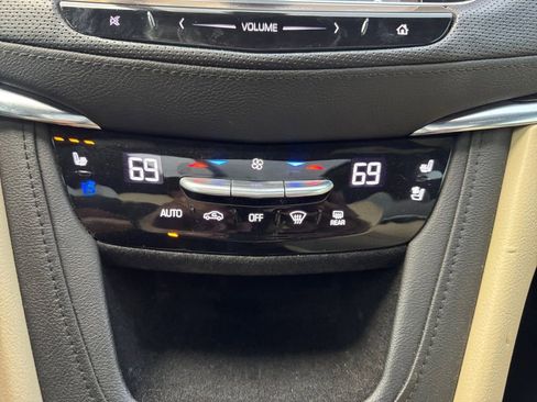 Used 2017 Cadillac XT5 Premium Luxury FWD image 21