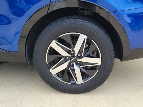 Used 2022 Kia Sorento S FWD image 12