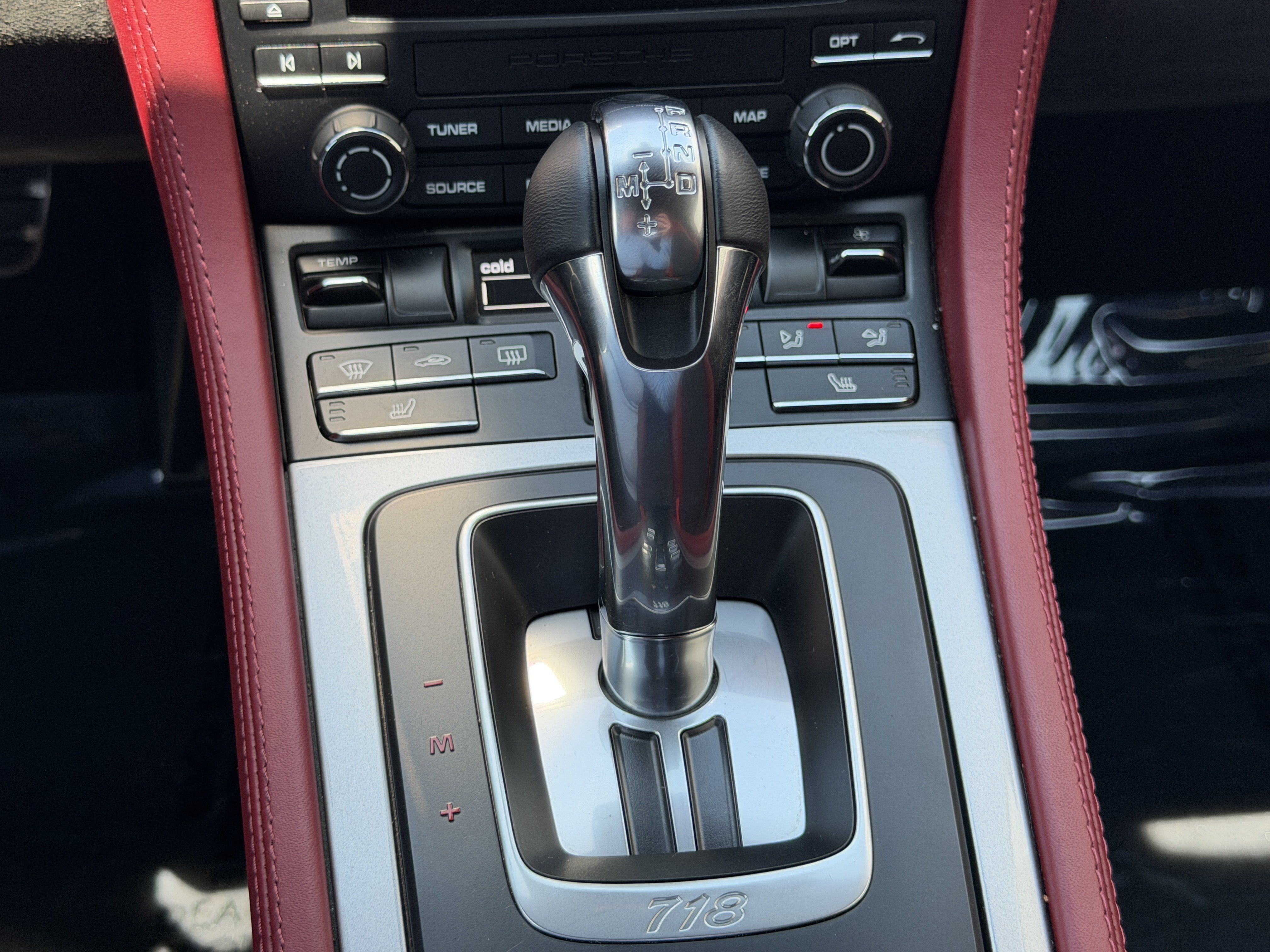 Certified 2022 Porsche 718 Boxster Spyder RWD image 26