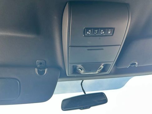 Used 2013 Chrysler Town & Country S image 28