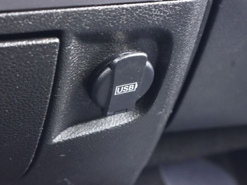 Used 2021 RAM 1500 Classic SLT image 28