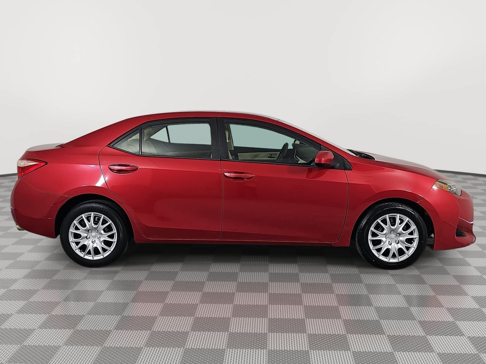 Used 2019 Toyota Corolla LE FWD image 9