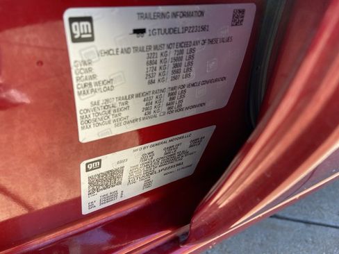 Used 2023 GMC Sierra 1500 SLT w/ SLT Premium Package image 32