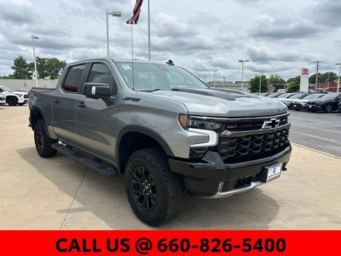 Used 2024 Chevrolet Silverado 1500 ZR2 w/ Technology Package AWD/4WD image 4