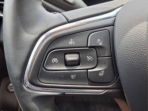 Used 2025 Buick Envista Avenir FWD image 32