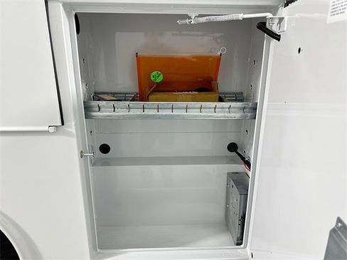 New 2026 Ford F250 XL w/ XL Chrome Package image 20