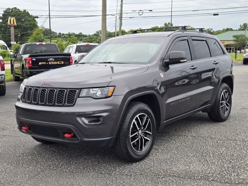Used 2018 Jeep Grand Cherokee Trailhawk AWD/4WD image 2