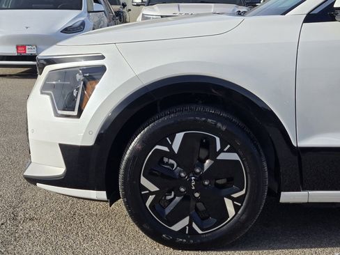 Certified 2024 Kia Niro Wave image 6