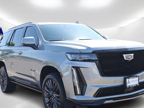 Used 2023 Cadillac Escalade V AWD/4WD image 3