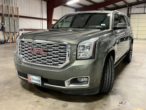 Used 2018 GMC Yukon XL Denali w/ Denali Ultimate Package image 3