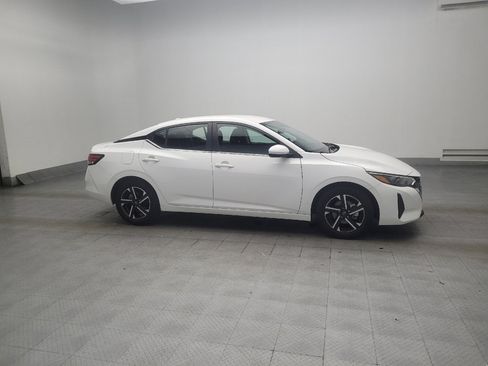 Used 2025 Nissan Sentra SV FWD image 11