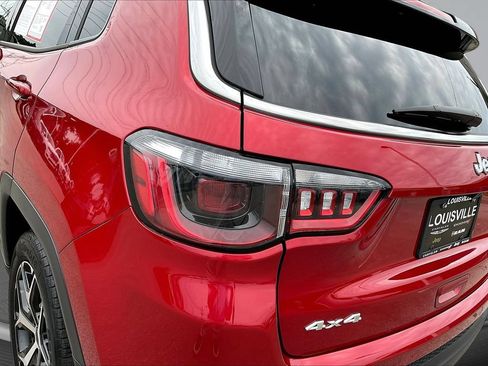 Used 2025 Jeep Compass Limited AWD/4WD image 25