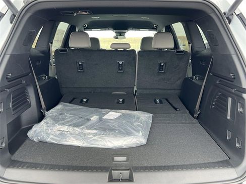 New 2025 GMC Acadia Elevation image 27