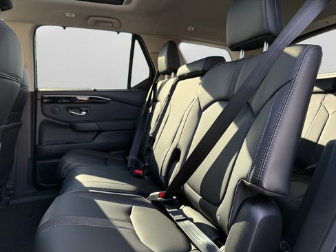 New 2025 Honda Pilot Touring image 11