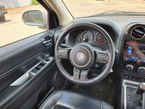 Used 2014 Jeep Compass Latitude w/ Sun/Sound Group AWD/4WD image 13