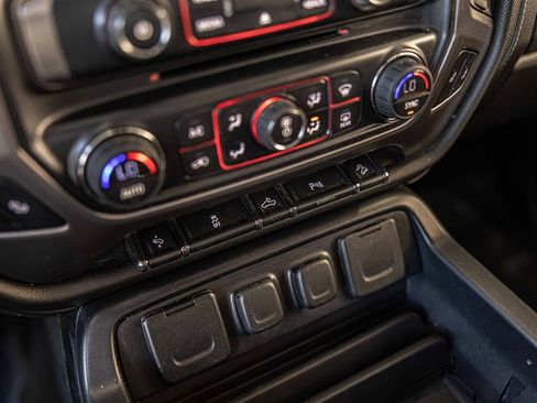 Used 2015 GMC Sierra 1500 SLE image 30