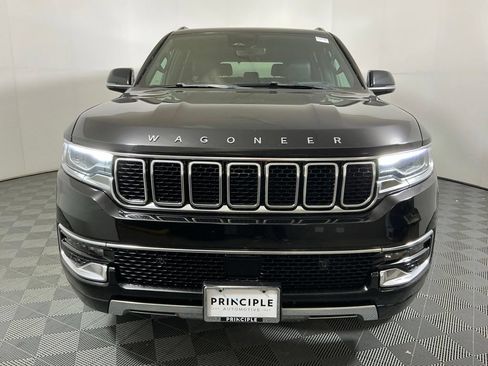 Used 2023 Jeep Wagoneer Series III w/ Premium Group I AWD/4WD image 3