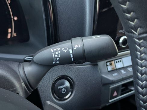 Used 2025 Toyota Camry SE w/ Convenience Package FWD image 16