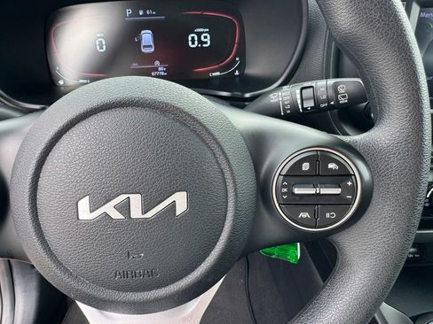 Used 2023 Kia Soul LX w/ Option Group 015 FWD image 32