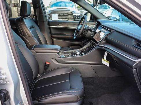 New 2026 Jeep Grand Cherokee Limited AWD/4WD image 21