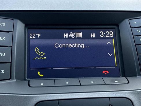 Used 2018 Ford Taurus SEL image 32