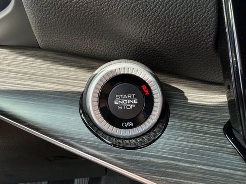 Used 2023 Jeep Wagoneer Series III w/ Flexible Seating Group image 19