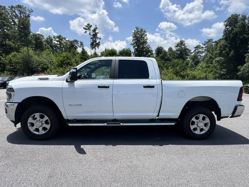 Used 2025 RAM 2500 Big Horn AWD/4WD image 8