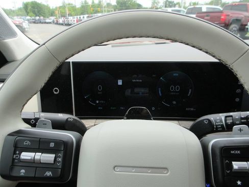 Used 2025 Hyundai Santa Fe Calligraphy AWD/4WD image 30
