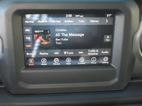 Used 2021 Jeep Gladiator Willys image 22