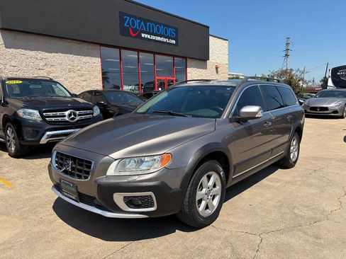 Used 2010 Volvo XC70 3.2 AWD/4WD image 2