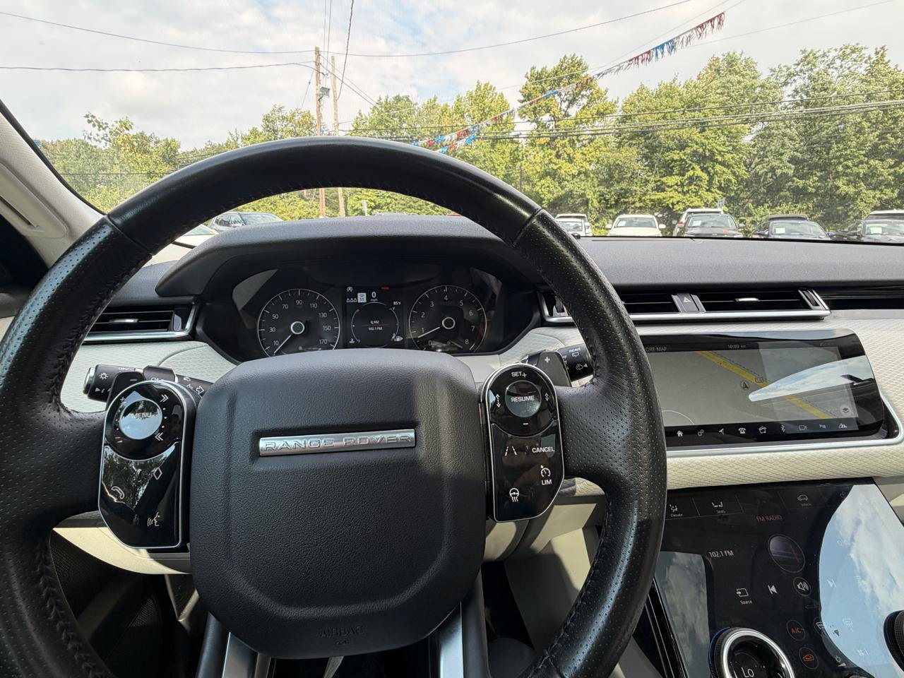 Used 2019 Land Rover Range Rover Velar S AWD/4WD image 35