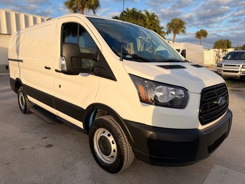 Used 2019 Ford Transit 250 130 Low Roof RWD image 1