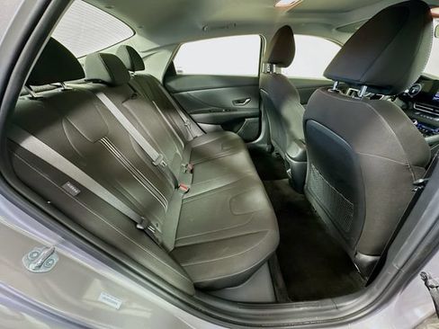 Used 2025 Hyundai Elantra SEL FWD image 26