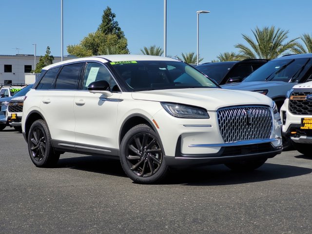 New 2025 Lincoln Corsair FWD w/ Equipment Group 101A image 1