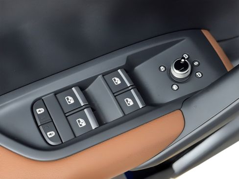 Used 2022 Audi Q5 2.0T Premium w/ Convenience Package image 15