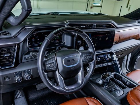 Used 2024 GMC Sierra 1500 Denali Ultimate image 15