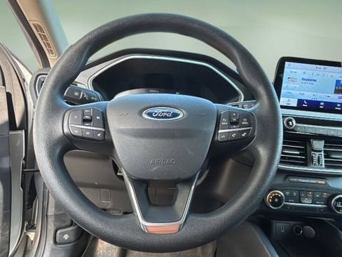 Used 2020 Ford Escape SE image 9