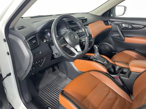 Used 2019 Nissan Rogue SL w/ Premium Package AWD/4WD image 3