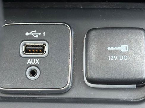 Certified 2021 Jeep Cherokee Latitude FWD image 29